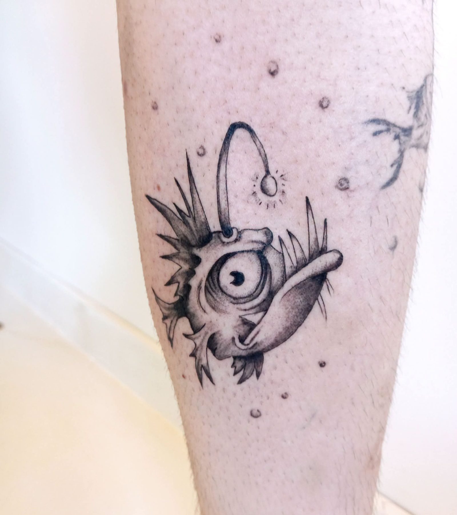Le Salon de tattoo — Tatoueuse, photo 4